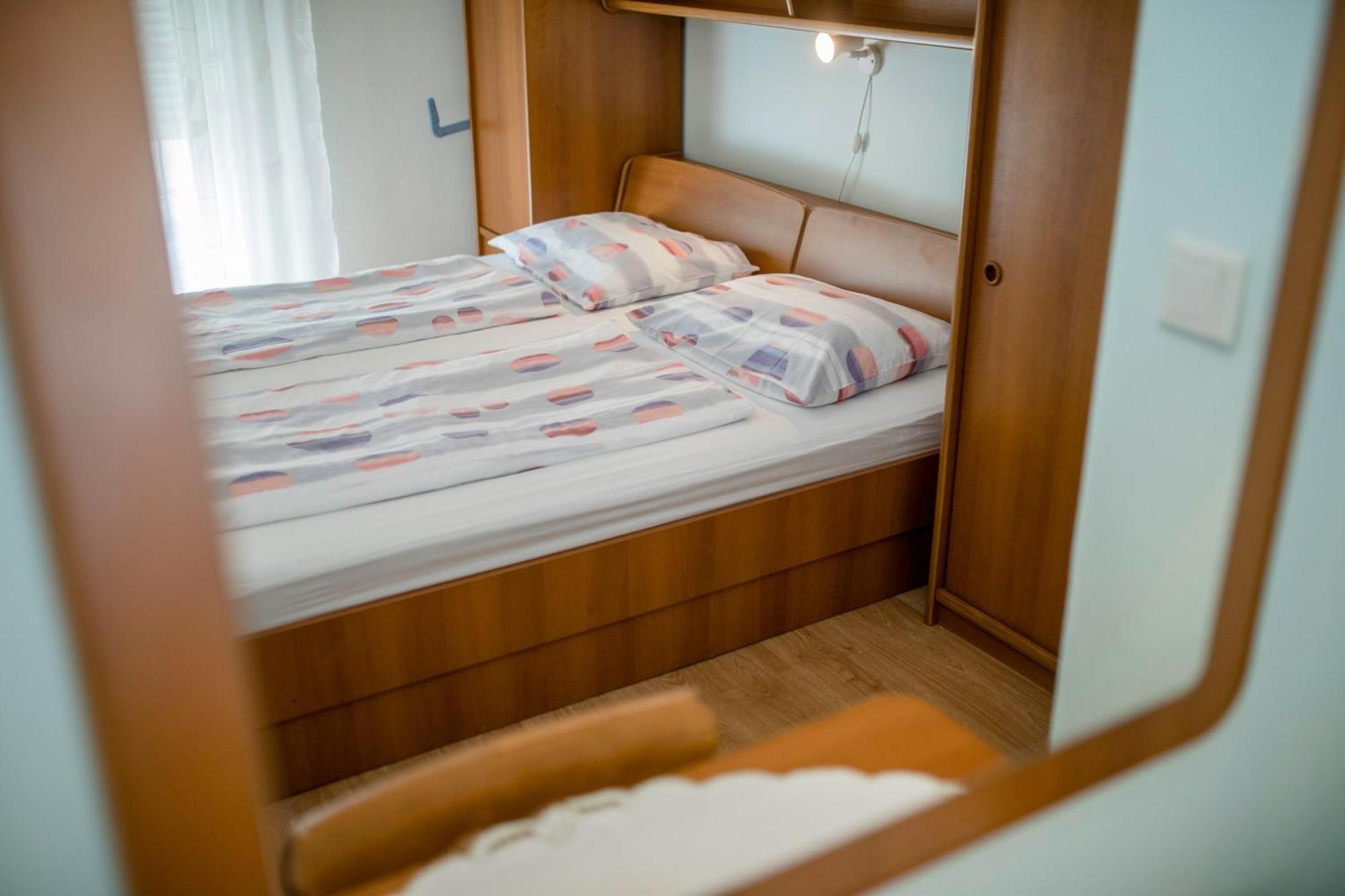 Apartments By The Sea Supetarska Draga - Donja, Rab - 11769 Quarto foto